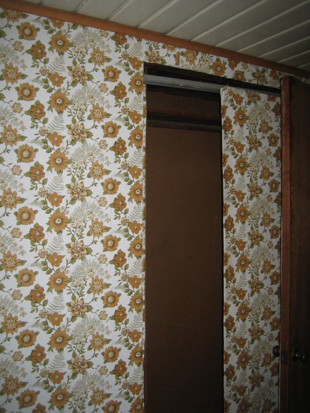 Open door floral wallpaper brown free wallpaper - medium preview image
