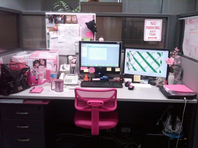 Desk pink chair computer drawing free wallpaper - medium preview image