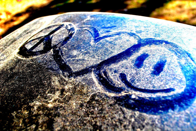Rock face drawing tree background free wallpaper - medium preview image