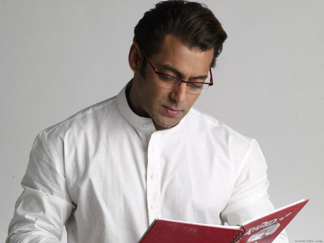 Man white shirt red folder free wallpaper for desktop - medium preview image