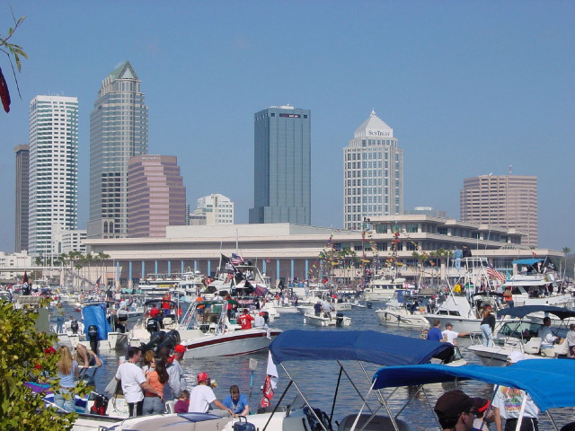 Harbor boats city skyline tall free wallpaper - medium preview image
