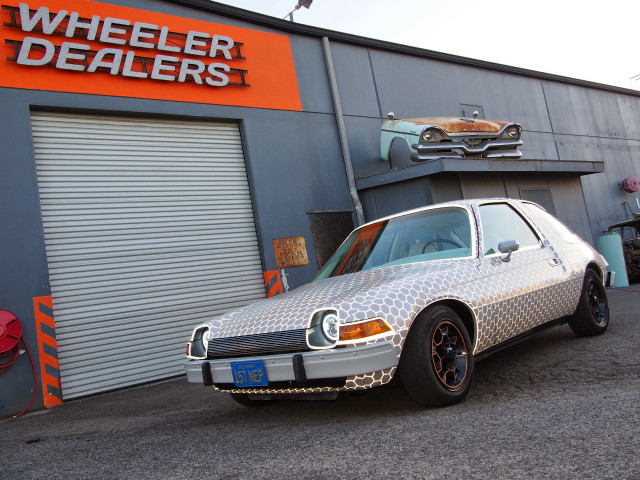 Car building wheeler dealers retrofuturism free wallpaper - medium preview image