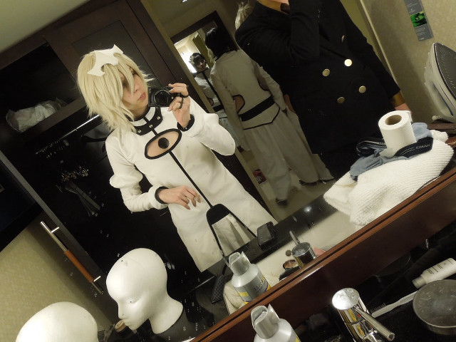 Woman mirror selfie camera man free wallpaper - medium preview image