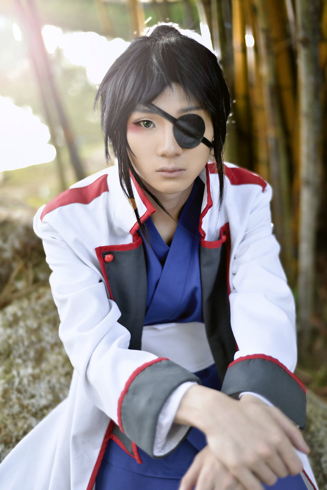 Man costume rock bamboo forest free wallpaper - medium preview image