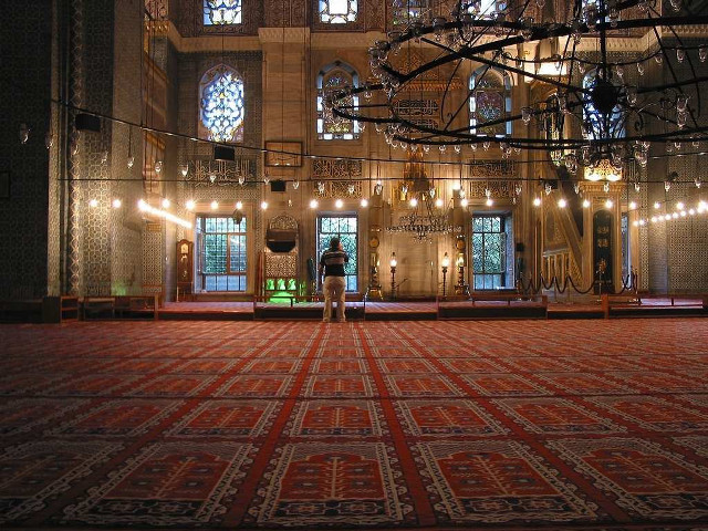 Large room chandelier carpet person free wallpaper - medium preview image