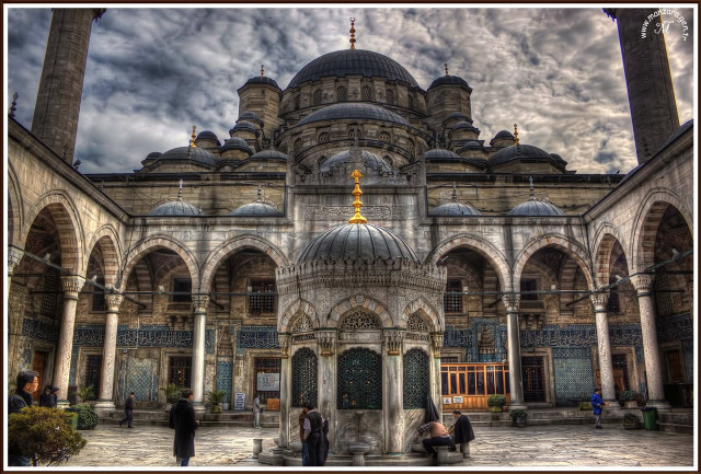 Large building dome fountain people #2 free wallpaper for desktop - medium preview image