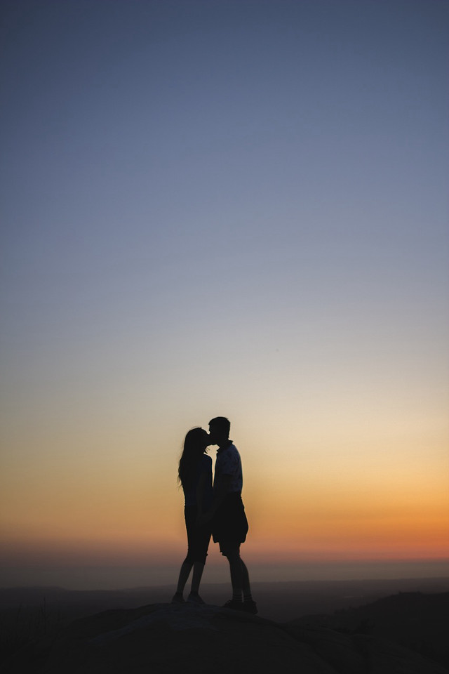Couple hill sunset sky kissing free wallpaper - medium preview image