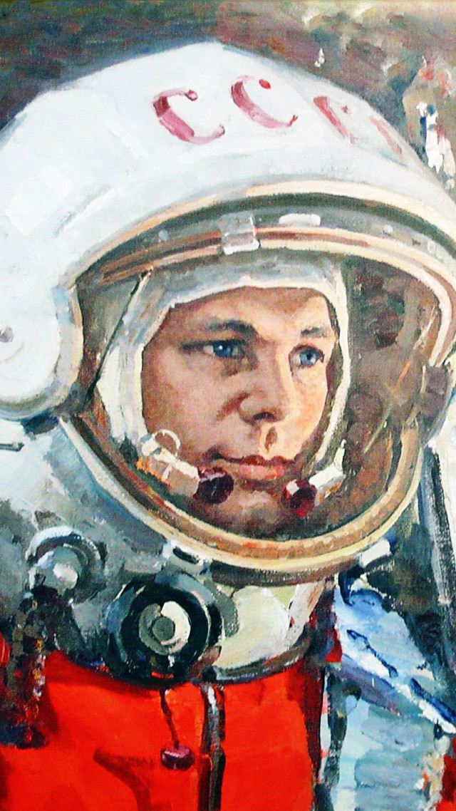 Man space suit helmet cigarette free wallpaper - medium preview image