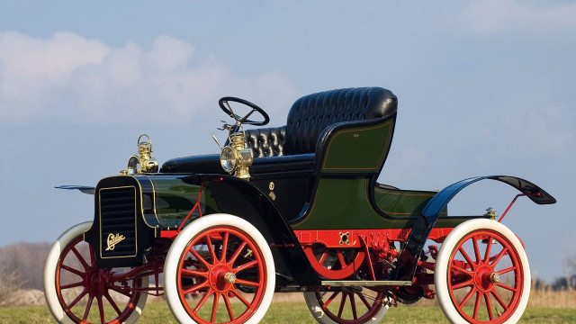 Vintage car parked field grass free wallpaper - medium preview image