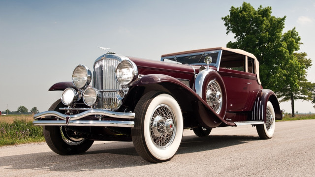 Classic car tree field grass free wallpaper - medium preview image