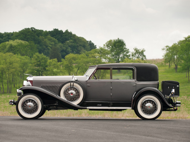 Old model car parked road free wallpaper - medium preview image