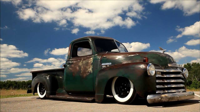 Green truck cloudy sky bird free wallpaper - medium preview image