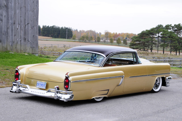 Classic car parking lot wooden free wallpaper - medium preview image