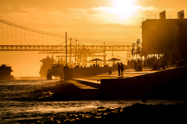 Large boat water bridge pier free wallpaper - medium preview image