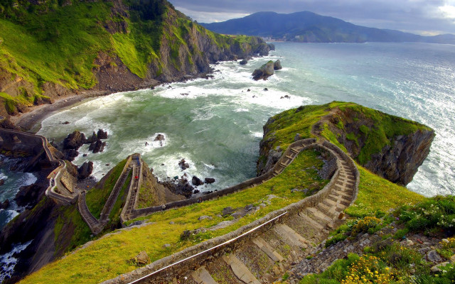 Rocky cliff stairway ocean bird #2 free wallpaper - medium preview image
