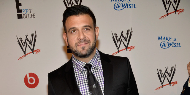 Man suit tie redcarpet convention free wallpaper - medium preview image