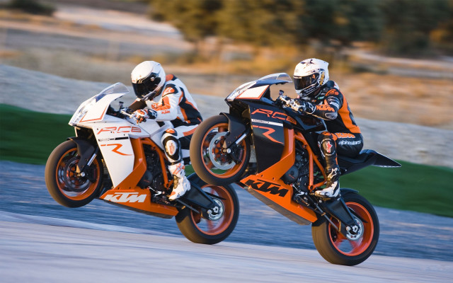 Motorcycle race track sunlight daytime free wallpaper - medium preview image