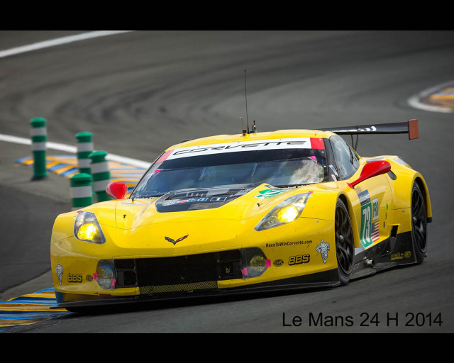 Yellow corvette race track flag free wallpaper - medium preview image