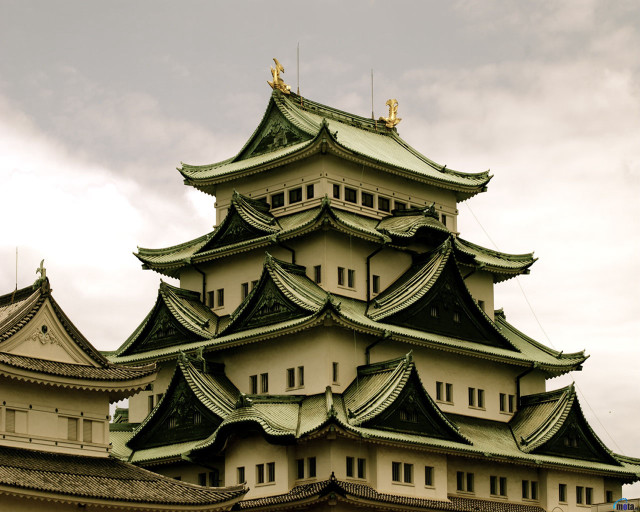 Tall building clock tower cloudy free wallpaper - medium preview image