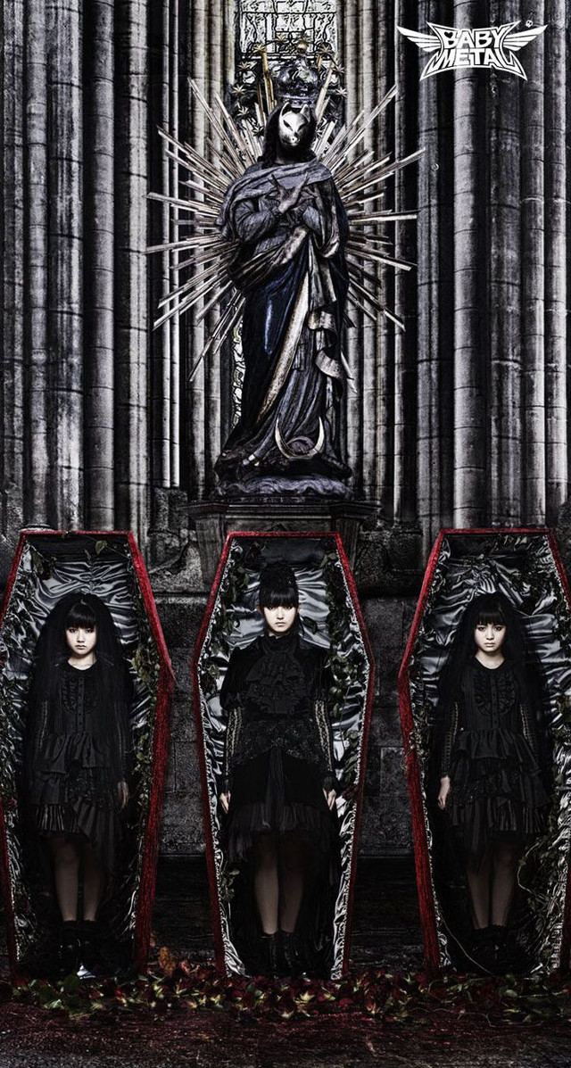 Group throne statue people standing free wallpaper - medium preview image