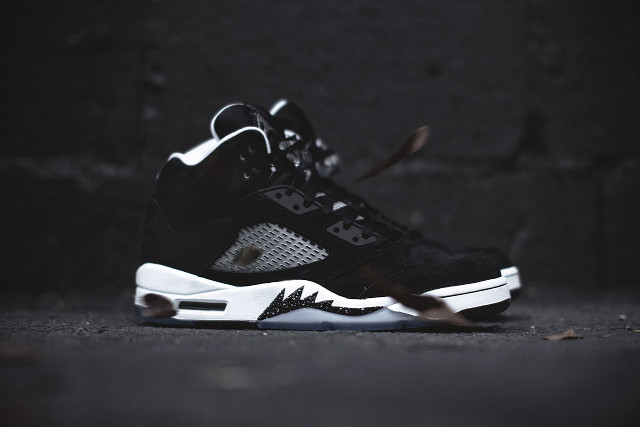 Black white sneakers black surface free wallpaper - medium preview image