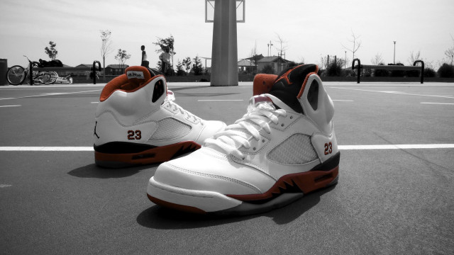 White red sneakers basketball court free wallpaper - medium preview image