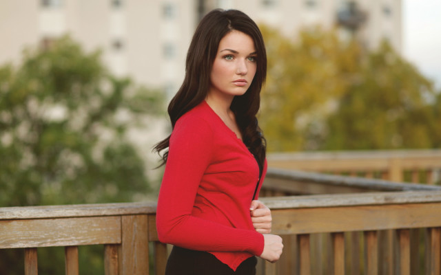 Woman red top deck brown free wallpaper - medium preview image