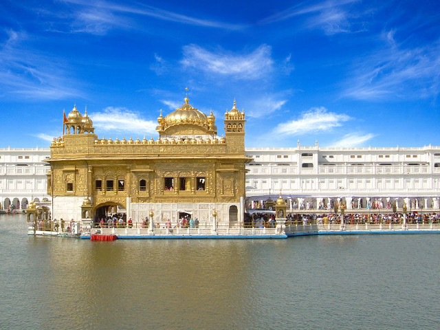 Large building golden dome water #2 free wallpaper - medium preview image