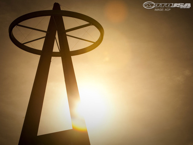 Tall tower clock sun sky free wallpaper - medium preview image