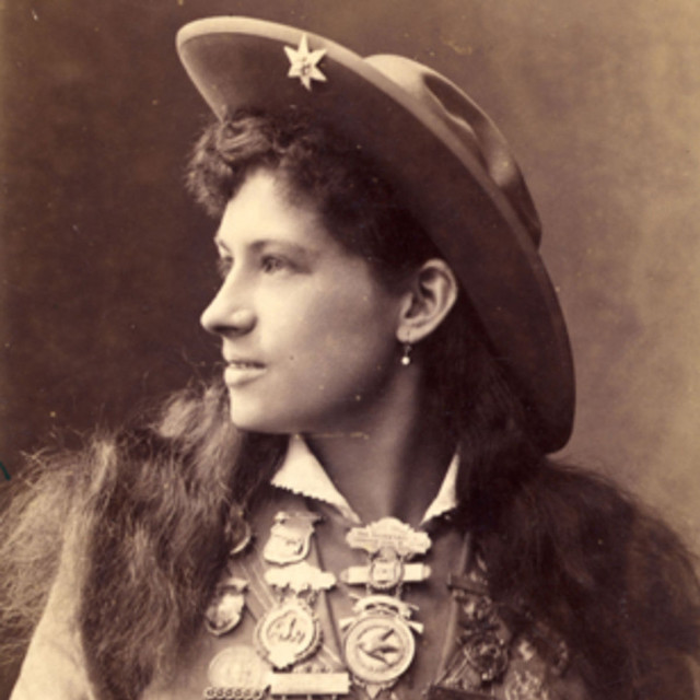 Woman hat dress buttons star free wallpaper - medium preview image