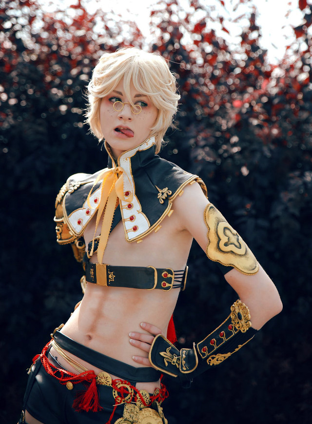 Woman cosplay posing picture tree free wallpaper - medium preview image