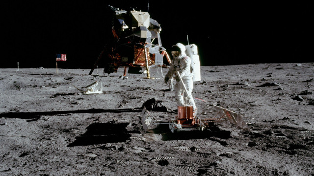 Astronaut moon flag flagpole background free wallpaper - medium preview image