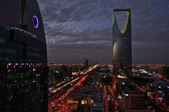 City night tall building traffic free wallpaper - medium preview image