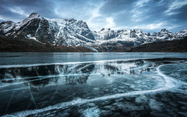 Mountain lake reflection snow ice free wallpaper - medium preview image