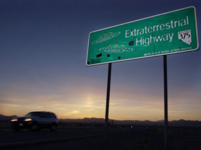 Highway sign sunset car sky free wallpaper - medium preview image