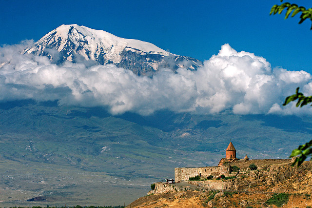 Castle hill mountain clouds sky free wallpaper - medium preview image