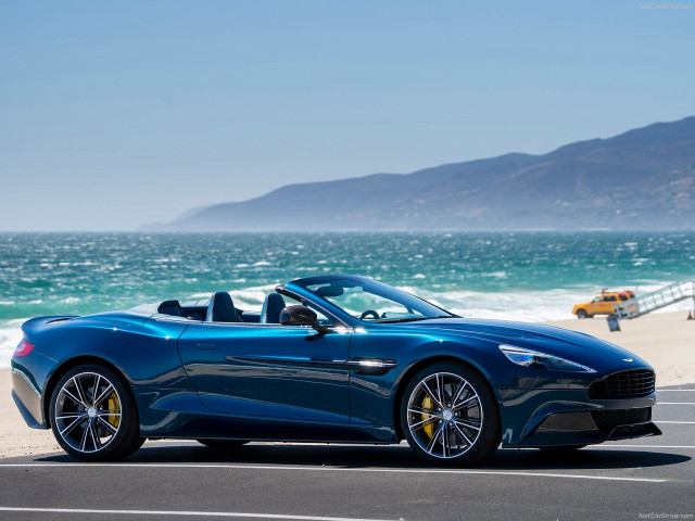 Blue sports car ocean beach free wallpaper - medium preview image