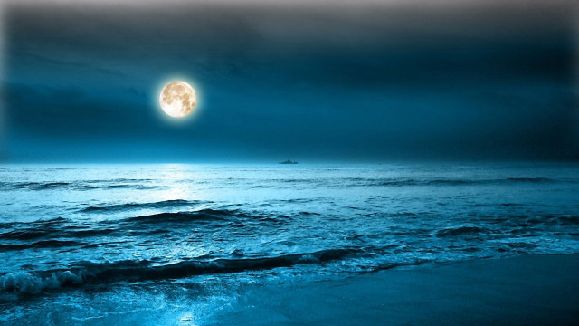Full moon ocean night boat free wallpaper - medium preview image