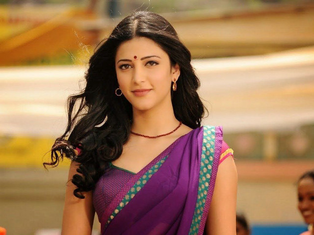 Woman sari smile posing picture free wallpaper - medium preview image