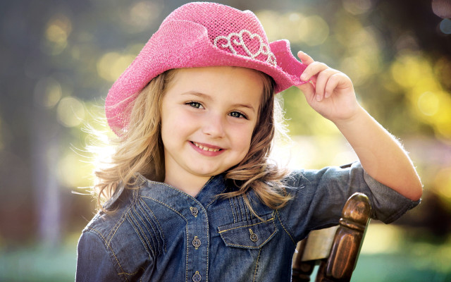 Little girl pink hat smiling #5 free wallpaper - medium preview image