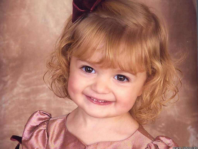 Little girl big bow pink free wallpaper - medium preview image