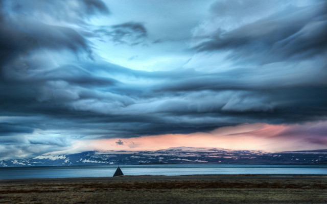 Lone tree field mountain cloudy free wallpaper - medium preview image