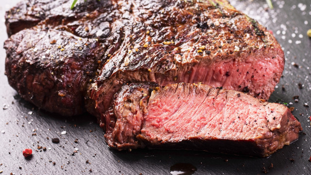 Steak cut pieces cutting board free wallpaper - medium preview image