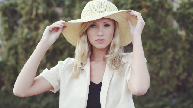 Woman hat posing picture tree free wallpaper - medium preview image