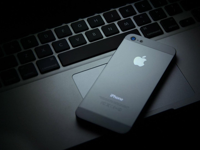 Cell phone keyboard mouse desk free wallpaper - medium preview image