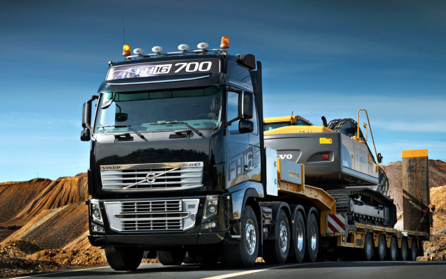 Large truck mountain range road free wallpaper - medium preview image