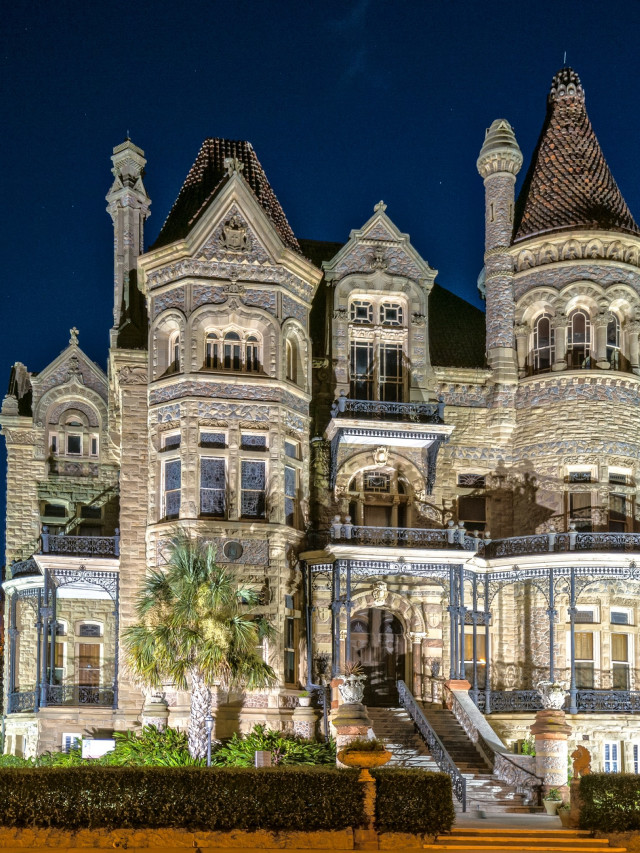 Large building windows clock tower #2 free wallpaper - medium preview image