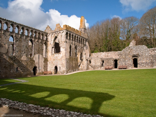 Large stone building green lawn free wallpaper - medium preview image