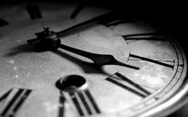 Clock face roman numerals black free wallpaper - medium preview image