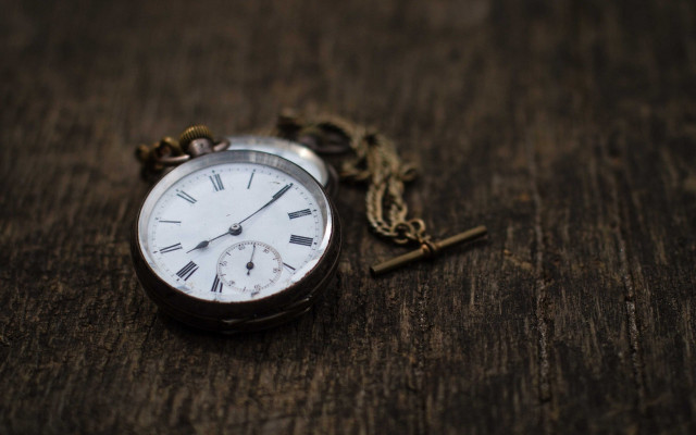 Pocket watch table chain key free wallpaper - medium preview image